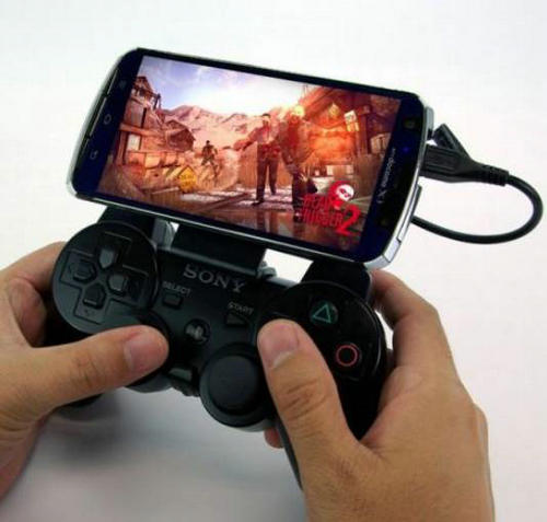 赞！神奇配件让你用PS3手柄玩安卓手机游戏
