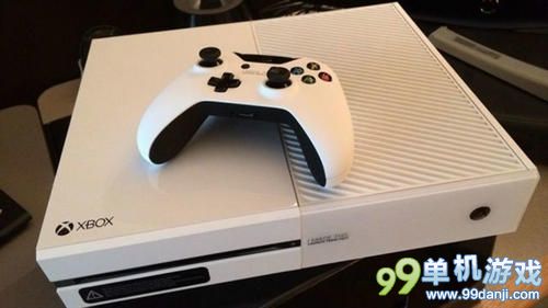 微软：白色版XboxOne将于今年晚些时候问世